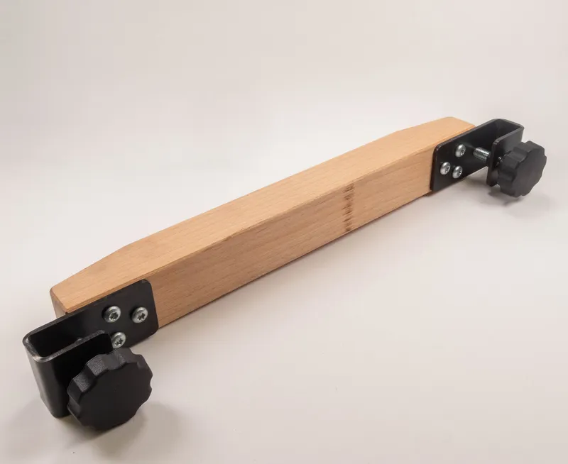 Das Hilfsholz mit Beschlägen zur Seitendruckvorrichtung (14622) hat Holzgriff, Metallelemente und zwei große Justierknöpfe.