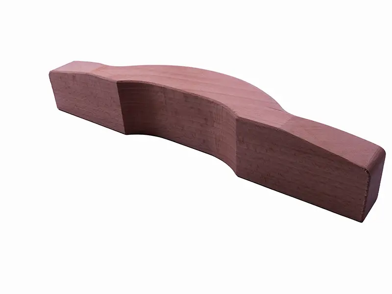 Druckholz mit breiter Auflage: Rechteckiger Holzbock mit gebogener Mulde für Werkstückauflage, auf weißem Hintergrund.
