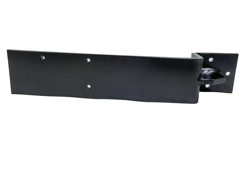Der Befestigungssupport 1731 ist ein schwarzer Metallwinkel mit Schraublöchern und abgewinkelter Montageplatte für Schutzsysteme.