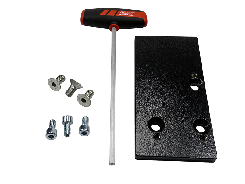 Suvamatic-Set 14458 Kölle Typ A50 mit Anschlussplatte 1724, T-Griff-Inbusschlüssel und 6 Schrauben auf weissem Hintergrund.