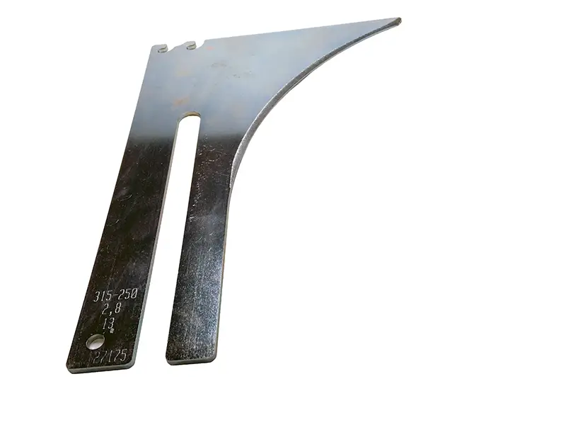 Metall-Messlehre „Spaltkeil 2,8/ø250–315“ mit Schlitz und gerader Kante für präzise Messungen bei der Holzbearbeitung.