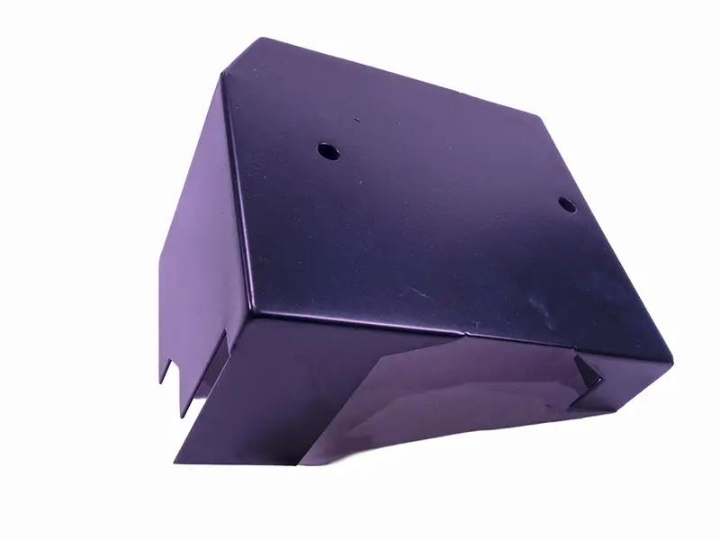 Schwarze, kantige Metallabdeckung Obere Verschalung (65) mit Ausschnitten und Bohrungen, ideal als Maschinenschutzgehäuse.