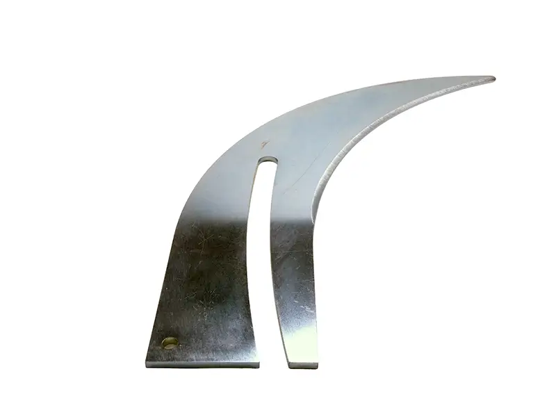 Spaltkeil, Größe 500, Dicke 4,0 mm, Metallklinge mit Längsschlitz und Bohrung, freigestellt auf weißem Hintergrund.
