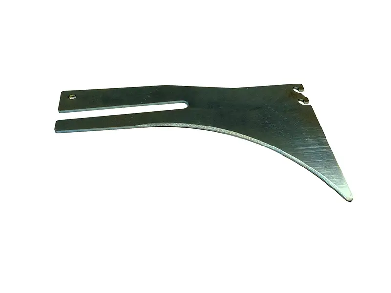 Spaltkeil 2,8/ø250–315 mit schrägem Schlitz 13, Metallwinkel mit Kerbe, ideal für die Arbeitssicherheit bei der Holzbearbeitung.